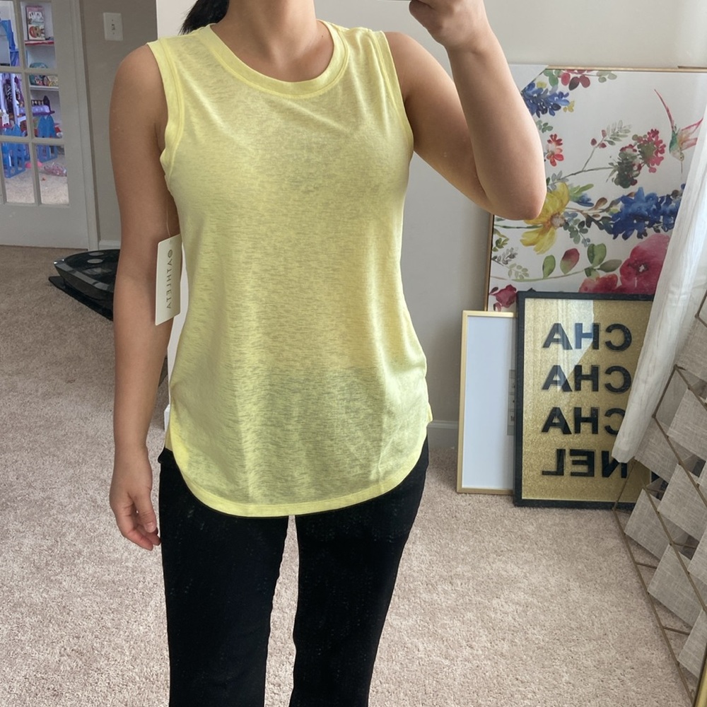 Athleta breezy Tank top. S